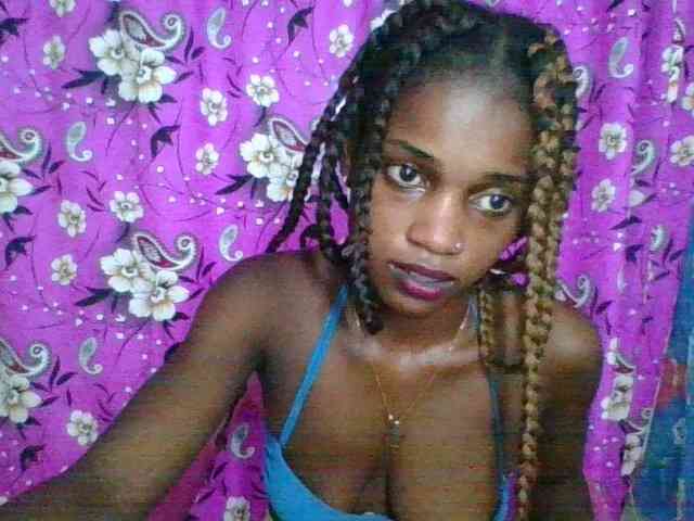 LovelyBlackGirl webcam