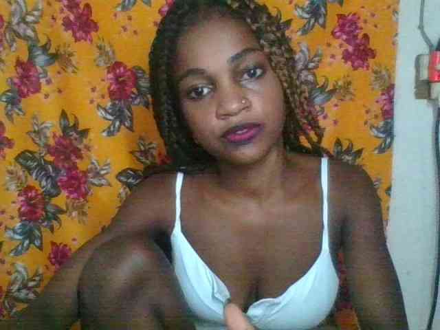 LovelyBlackGirl webcam