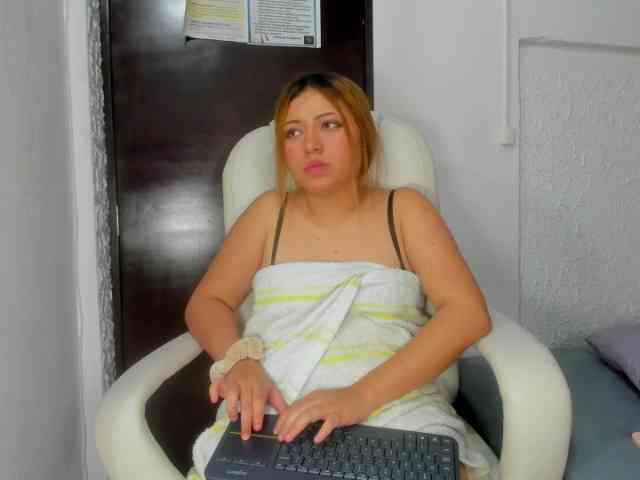 Lulu-69 Live Webcam on BongaCams