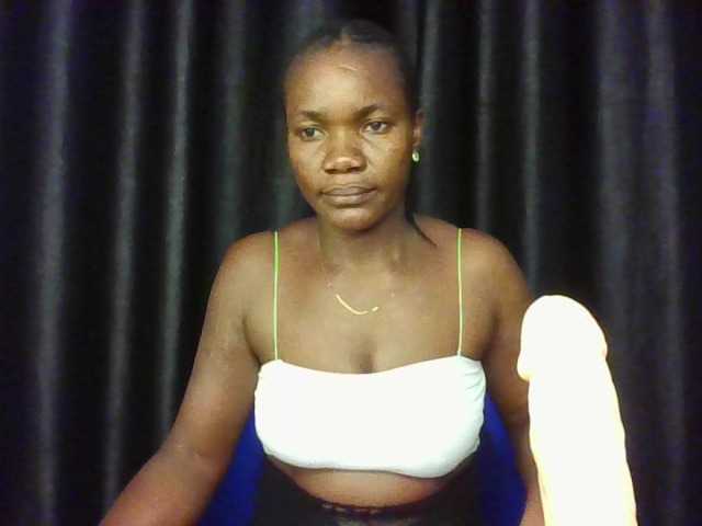 FoxySamantha7's BongaCams show and profile