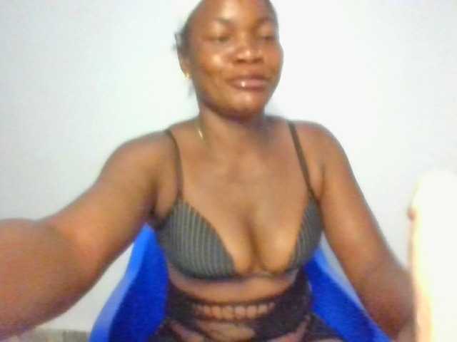 FoxySamantha7's BongaCams show and profile