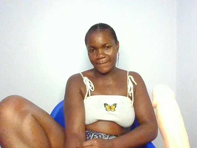 FoxySamantha7 Live Cam on BongaCams