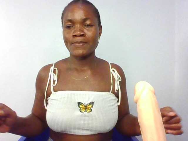 FoxySamantha7's BongaCams show and profile