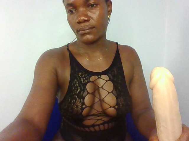 FoxySamantha7's BongaCams show and profile