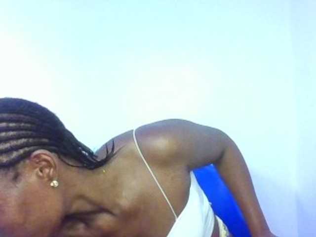 FoxySamantha7's BongaCams show and profile