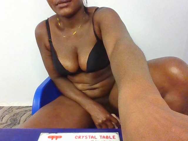 FoxySamantha7's BongaCams show and profile