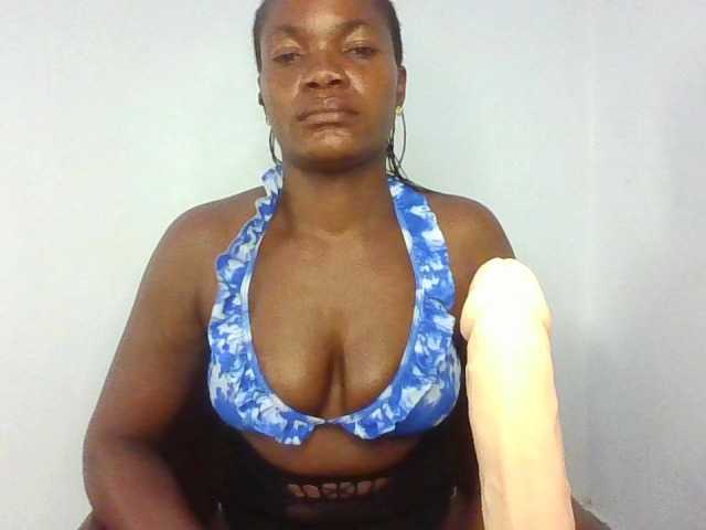 FoxySamantha7's BongaCams show and profile