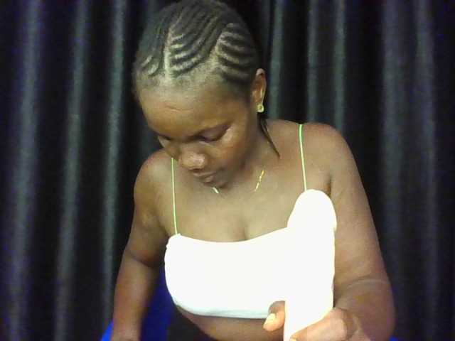 FoxySamantha7's BongaCams show and profile