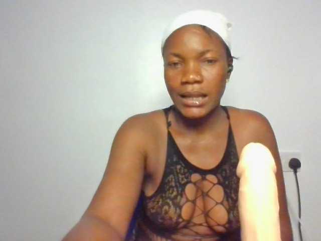 FoxySamantha7's BongaCams show and profile