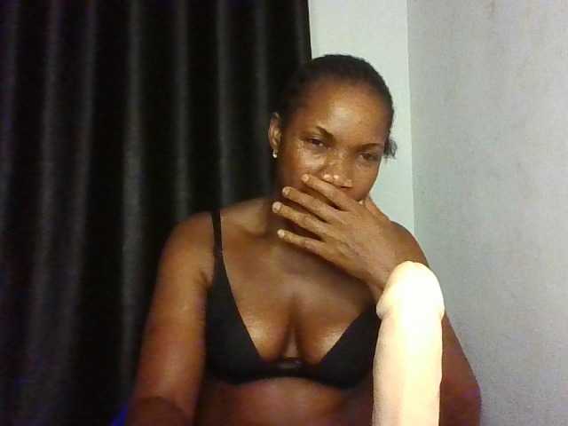 FoxySamantha7's BongaCams show and profile