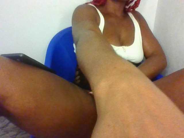 FoxySamantha7's BongaCams show and profile