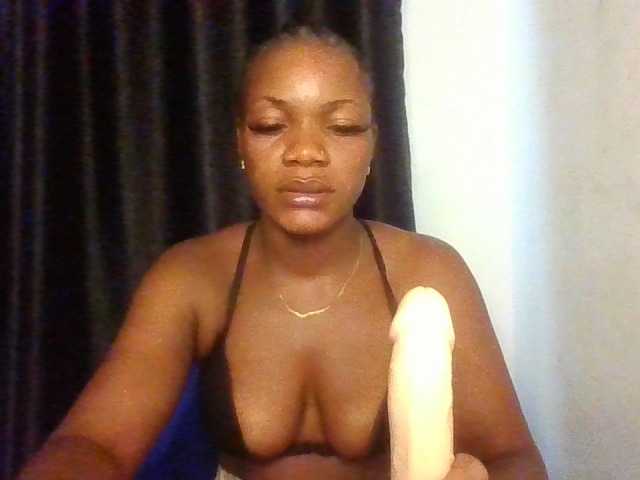 FoxySamantha7's BongaCams show and profile