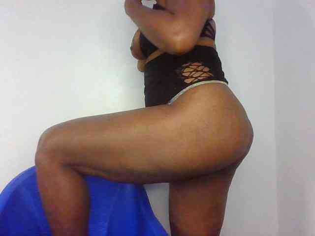 FoxySamantha7 Live Webcam on BongaCams