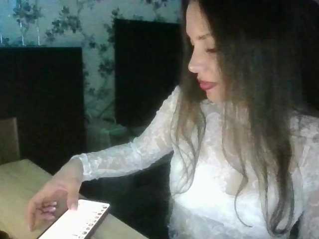 SweetyMoon8's BongaCams show and profile