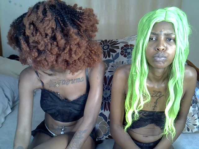 PetiteZaras webcam stream