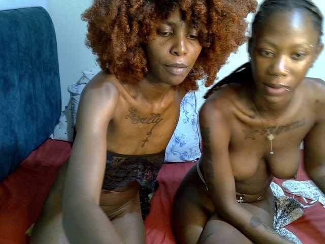 PetiteZaras – webcam model profile photo