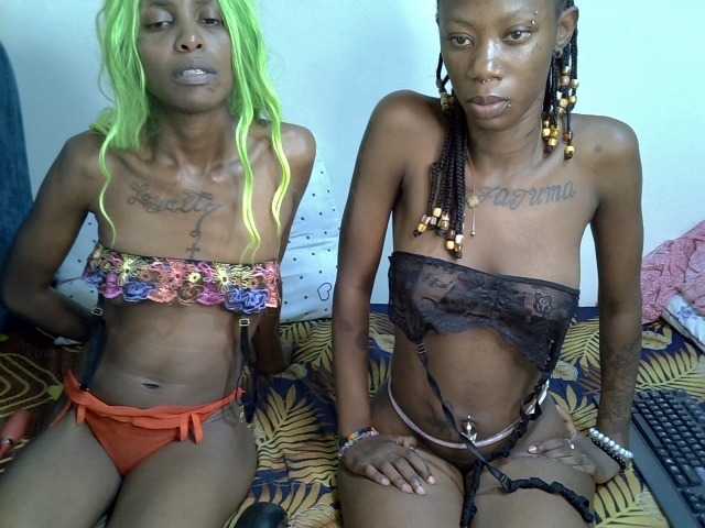 PetiteZaras live cam