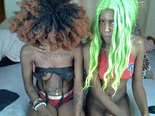 PetiteZaras Live Webcam on BongaCams