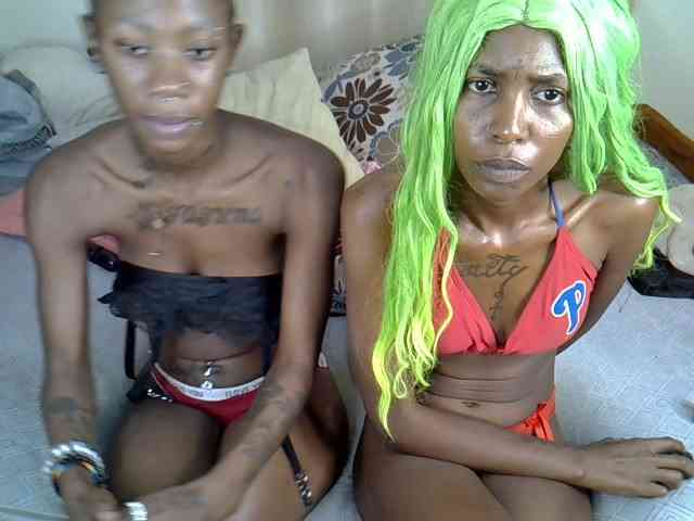 PetiteZaras Live Webcam on BongaCams