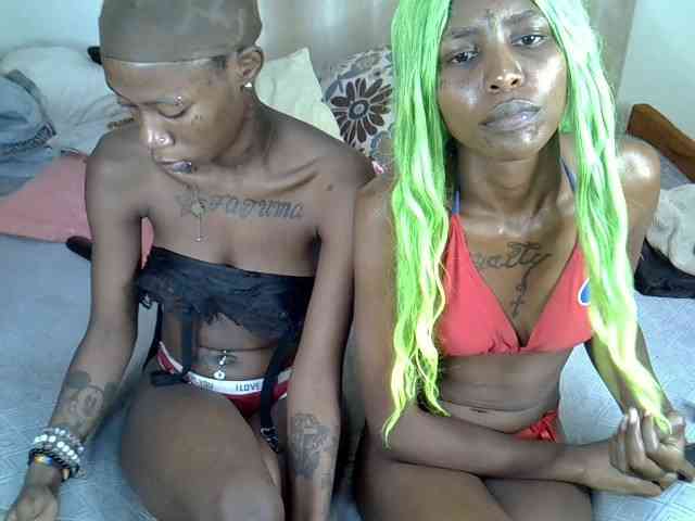 PetiteZaras Live Webcam on BongaCams