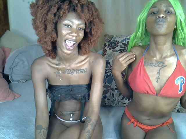 PetiteZaras Live Webcam on BongaCams