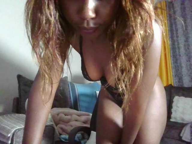 Goldiecandy's BongaCams show and profile