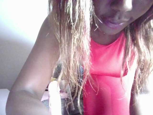 Goldiecandy's BongaCams show and profile