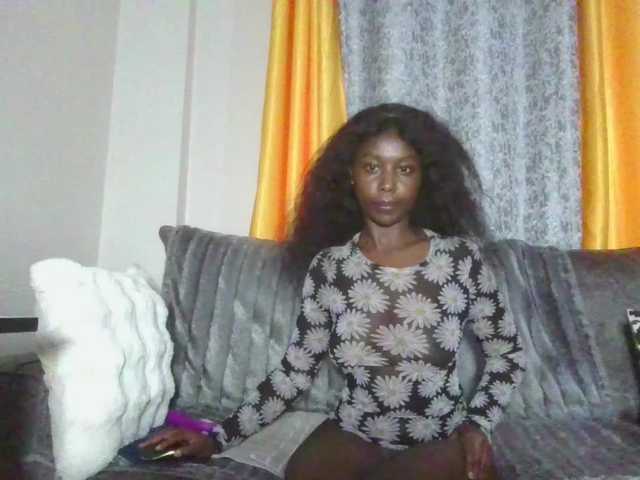 Goldiecandy's BongaCams show and profile