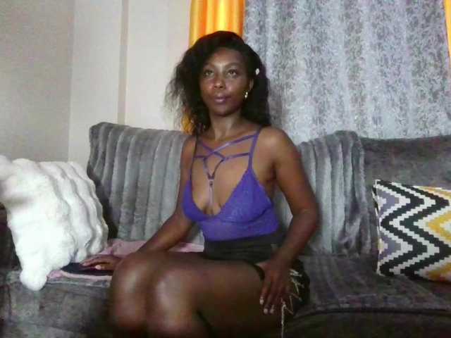 Goldiecandy's BongaCams show and profile