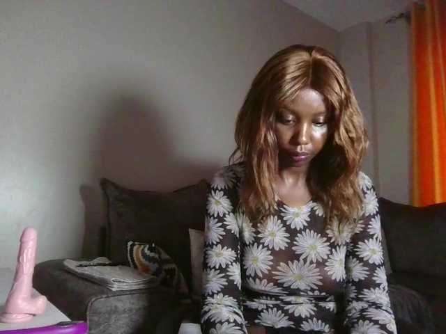 Goldiecandy's BongaCams show and profile