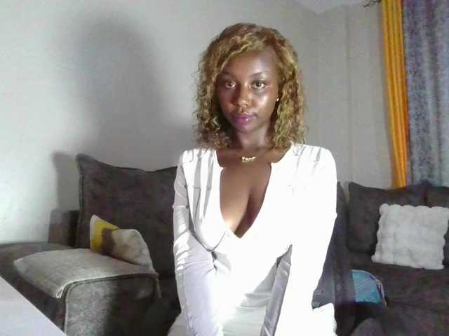 Goldiecandy's BongaCams show and profile