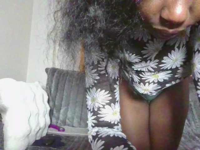 Goldiecandy's BongaCams show and profile