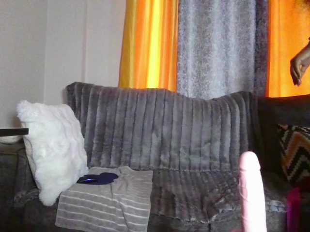 Goldiecandy's BongaCams show and profile