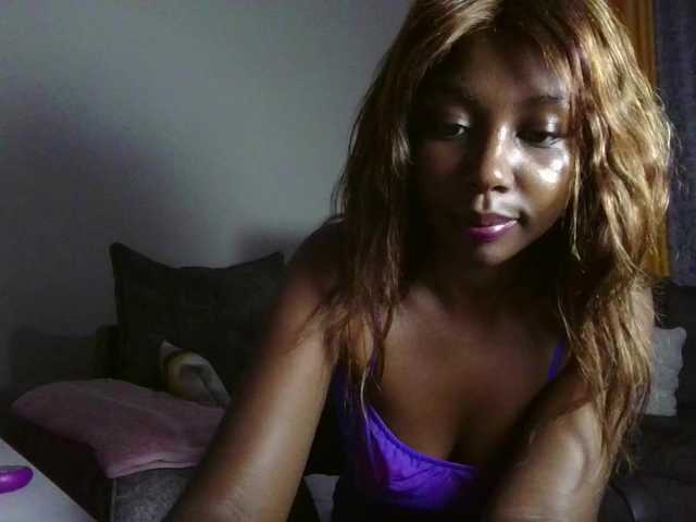 Goldiecandy's BongaCams show and profile