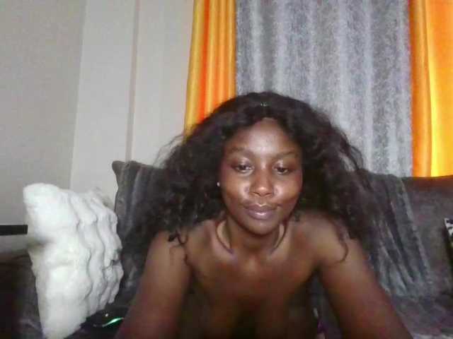 Goldiecandy's BongaCams show and profile