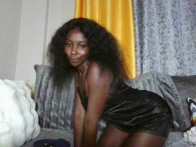 Goldiecandy's BongaCams show and profile