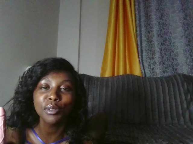 Goldiecandy's BongaCams show and profile