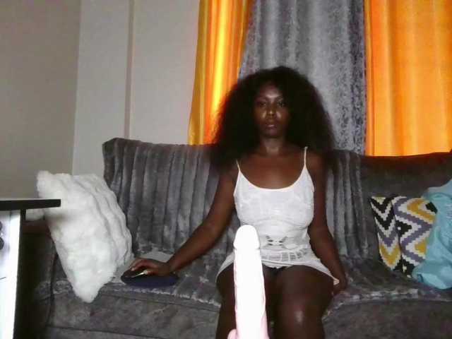 Goldiecandy's BongaCams show and profile