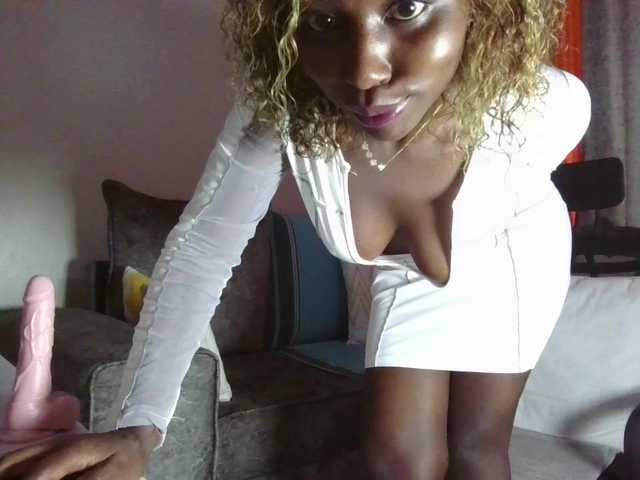 Goldiecandy's BongaCams show and profile