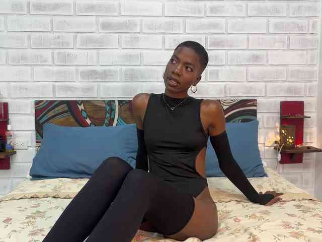 Mina_Caramela webcam