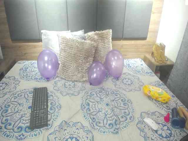 miss-charlott-18 webcam