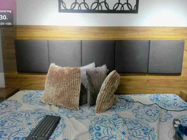 miss-charlott-18 webcam