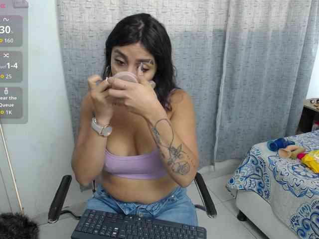 miss-charlott-18 webcam