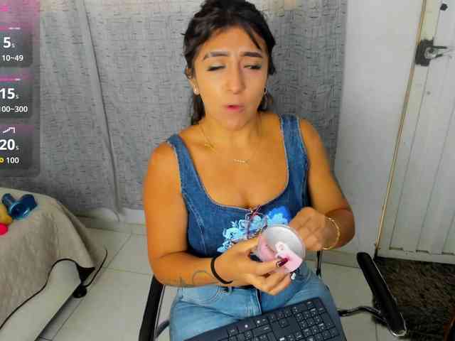 miss-charlott-18 webcam