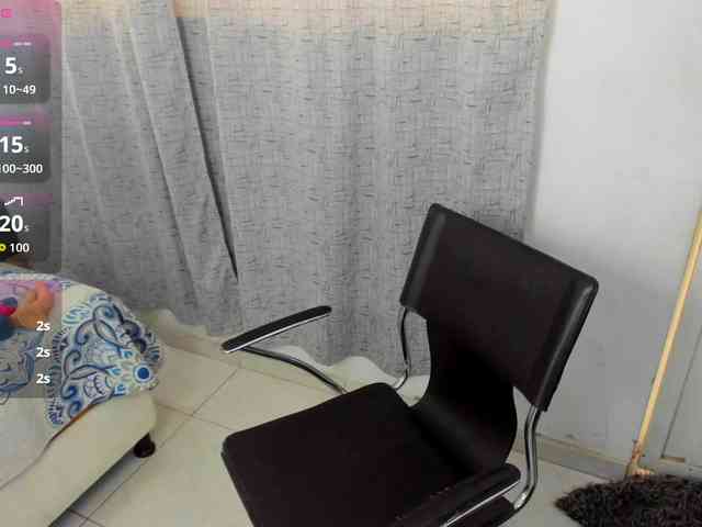 miss-charlott-18 webcam