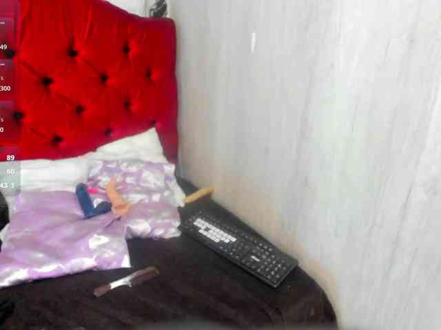 miss-charlott-18 Live Webcam on BongaCams