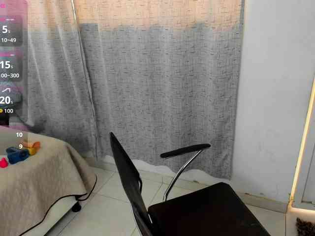 miss-charlott-18 webcam