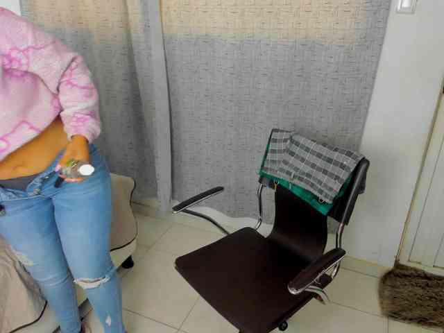 miss-charlott-18 webcam