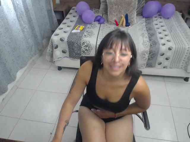 miss-charlott-18 webcam