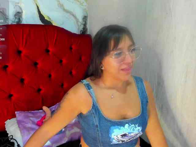 miss-charlott-18 webcam